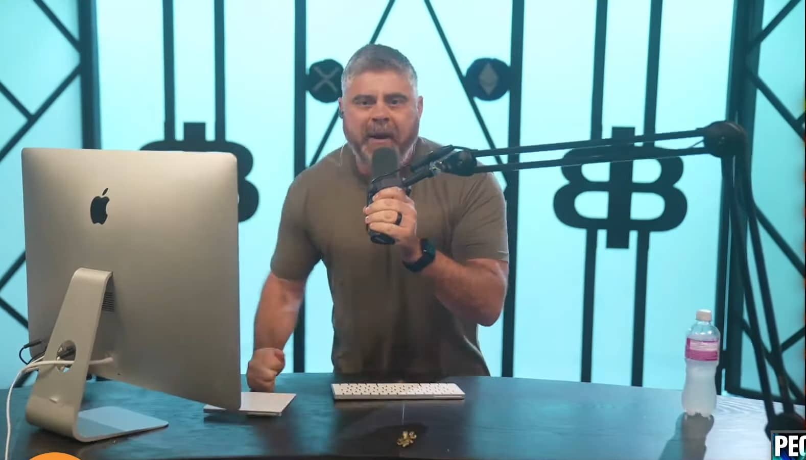 Influenciador de criptomoedas é preso por ameaçar juiz via e-mail