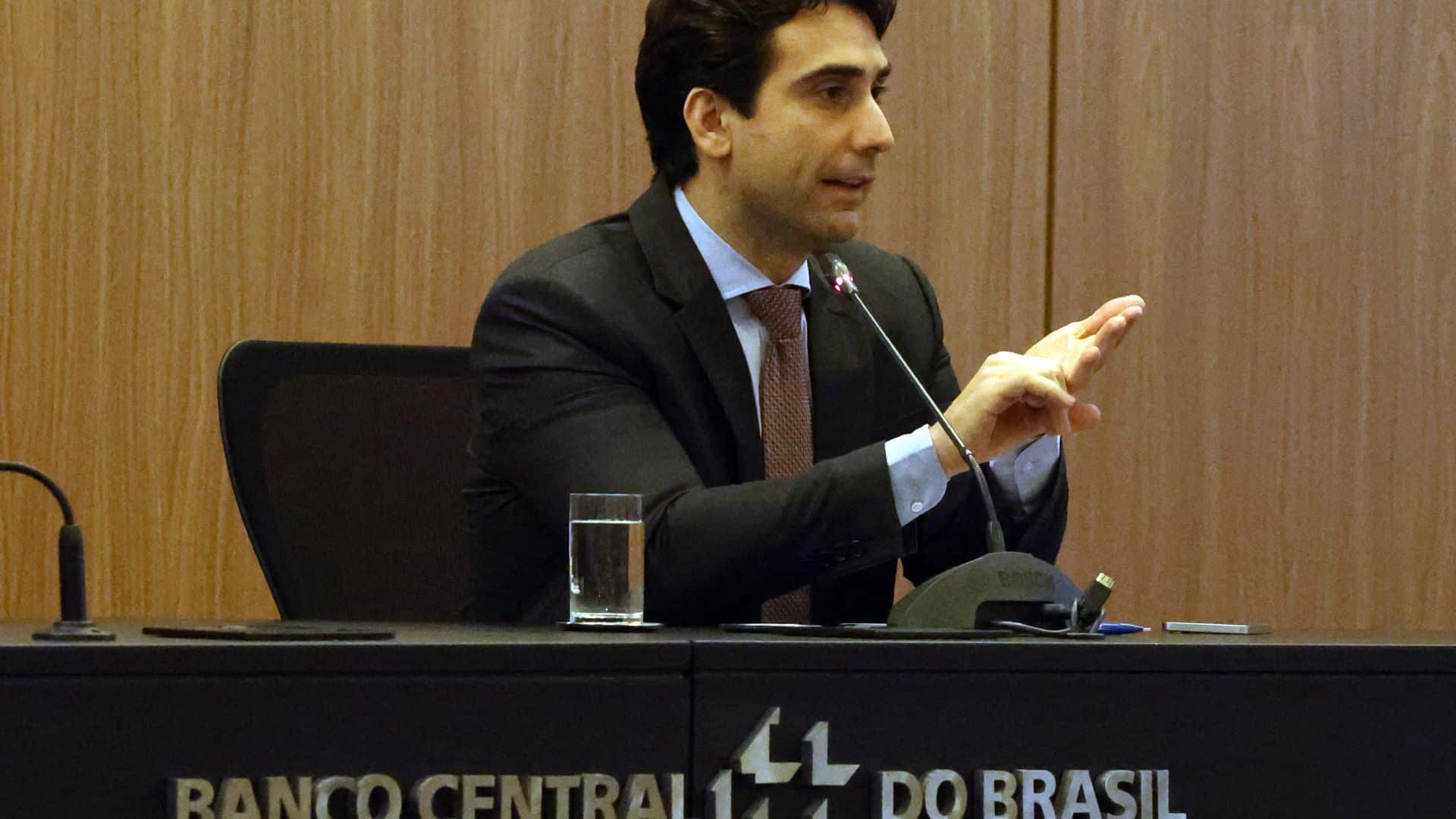 Banco Central mira regulação de carteiras digitais e acende alerta sobre controle de tokens em pagamentos