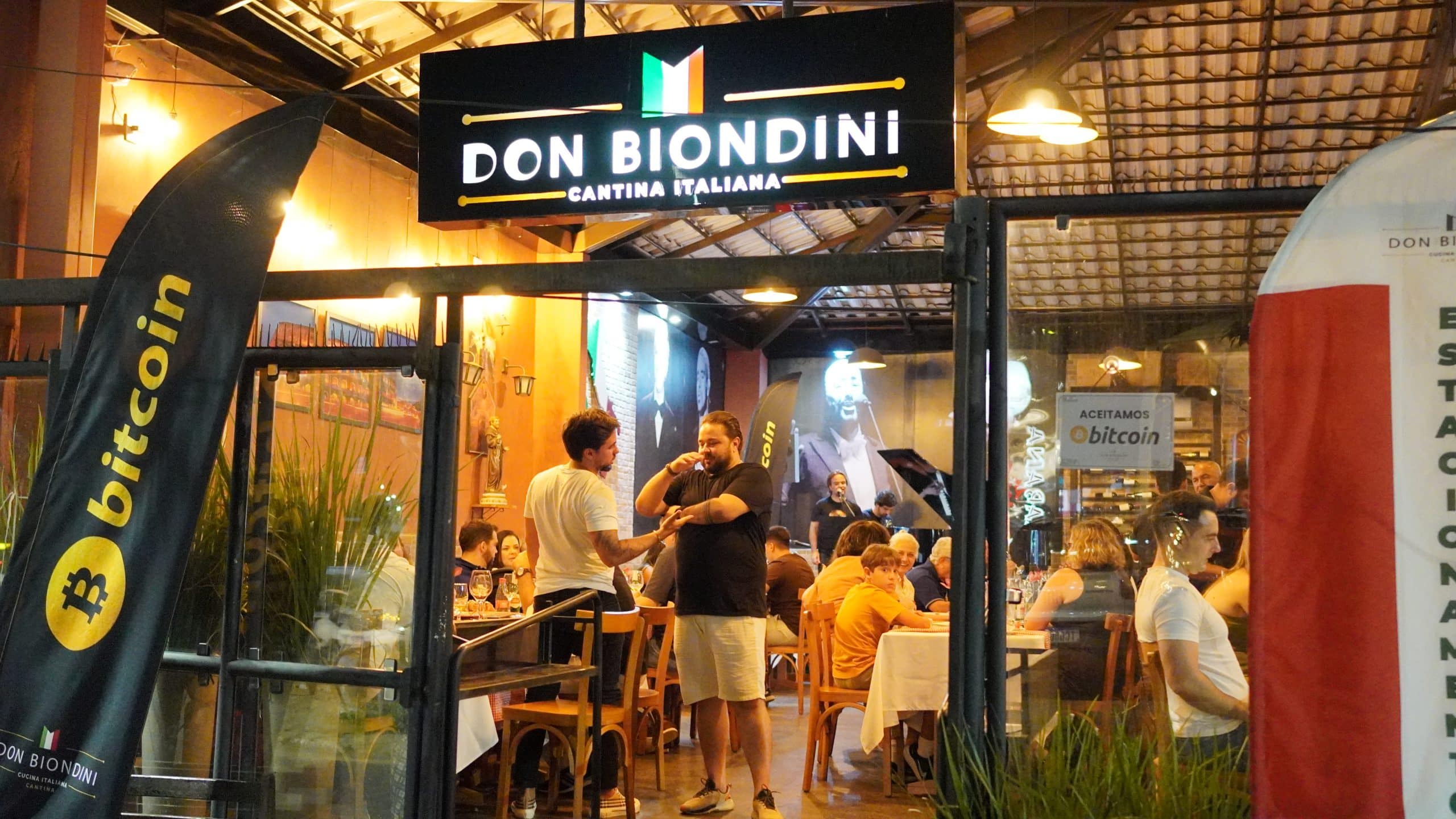 Restaurante do deputado federal Eros Biondini passa a aceitar Bitcoin em Lagoa Santa