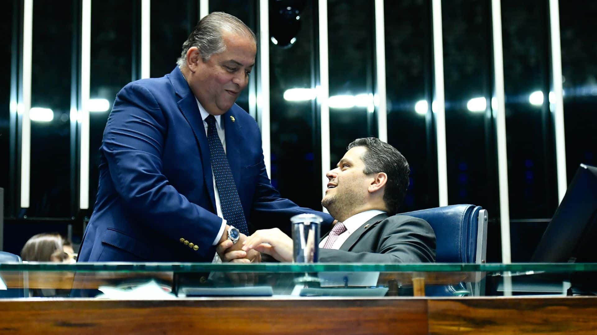 Senador quer integrar criptomoedas ao sistema de pagamentos brasileiro