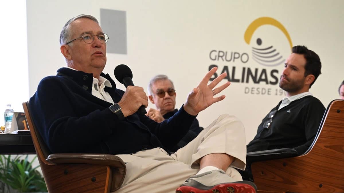 Imóveis são um péssimo investimento, diz bilionário mexicano: “melhor comprar Bitcoin”