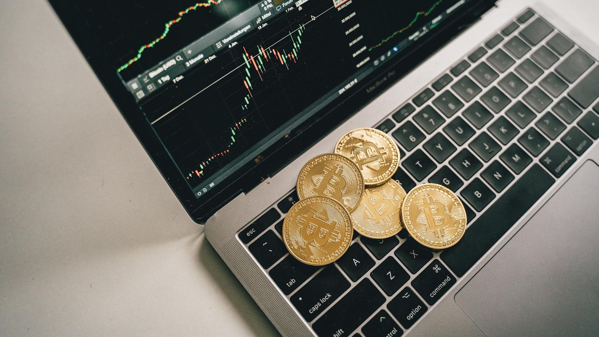 Preço do bitcoin renova máxima histórica na véspera do Pizza Day