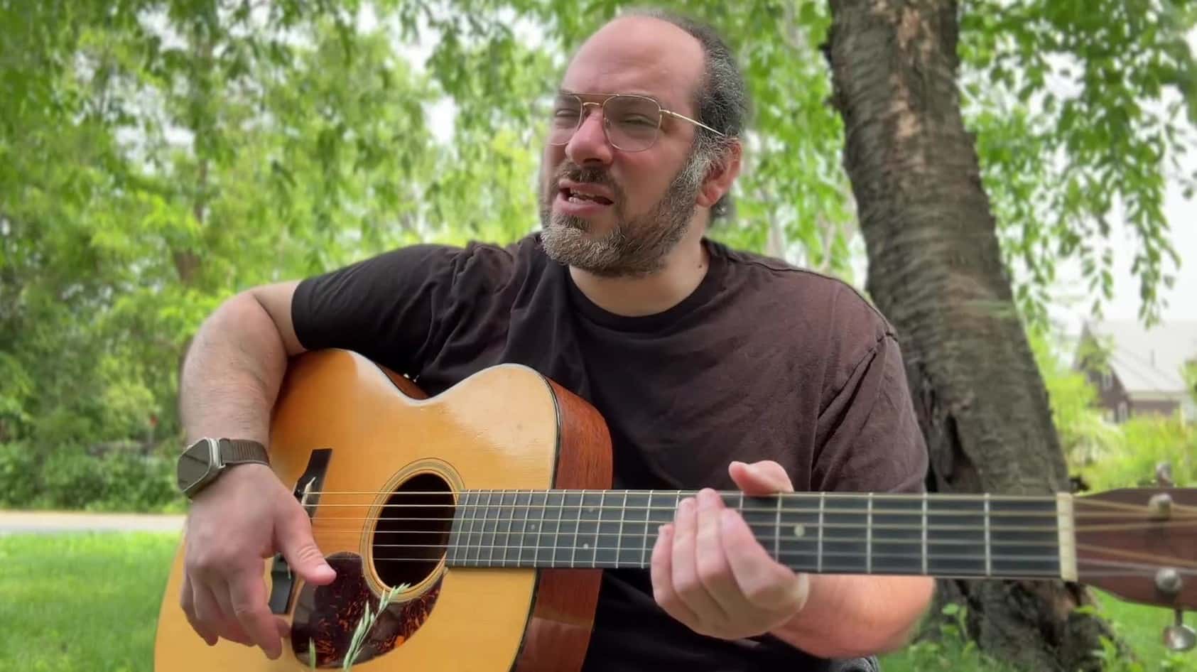 Artista diz ter 'vendido sua alma' para acertar contas com Receita Federal após venda de NFTs