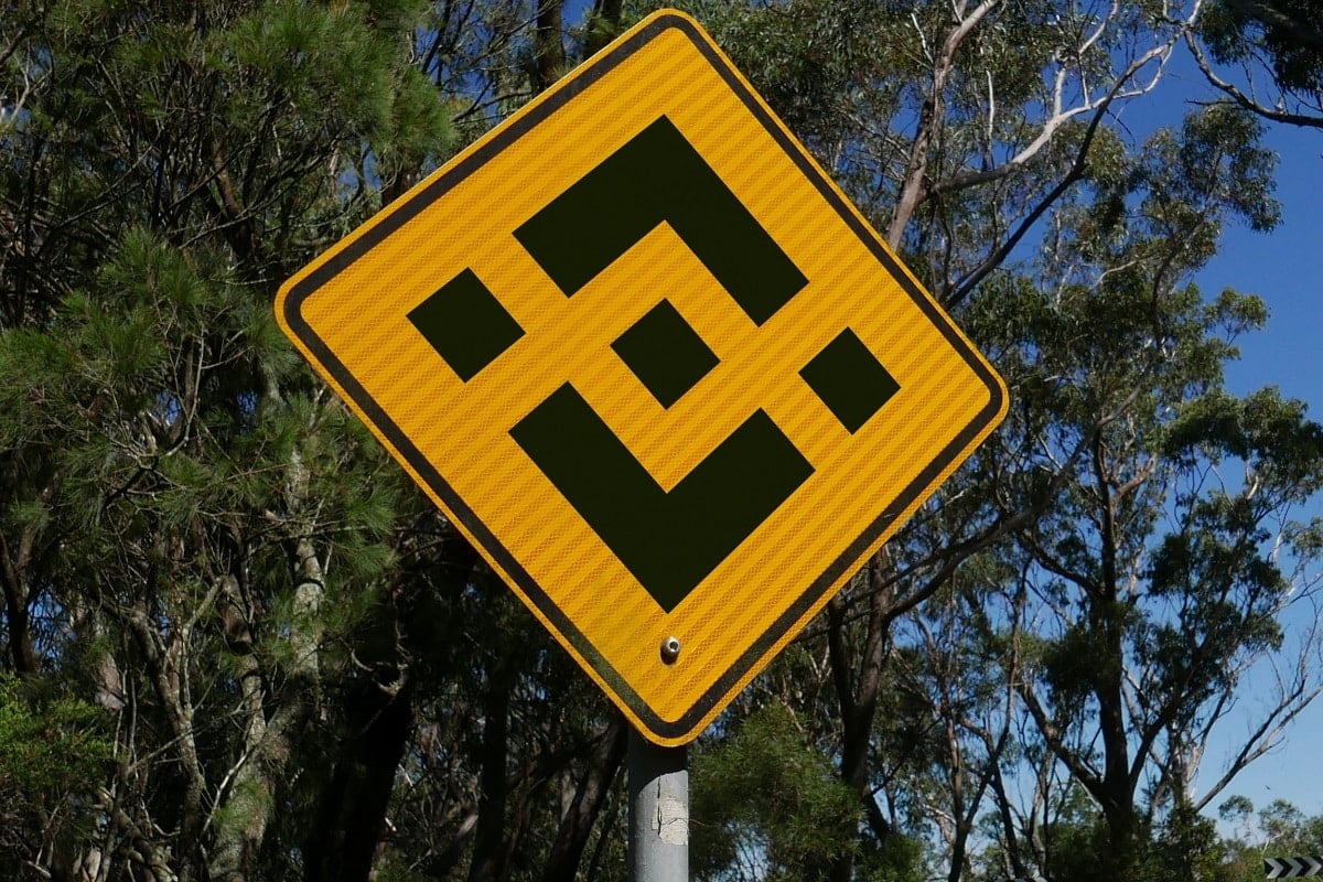 Binance anuncia remoção de 5 criptomoedas, causando quedas de até 33%