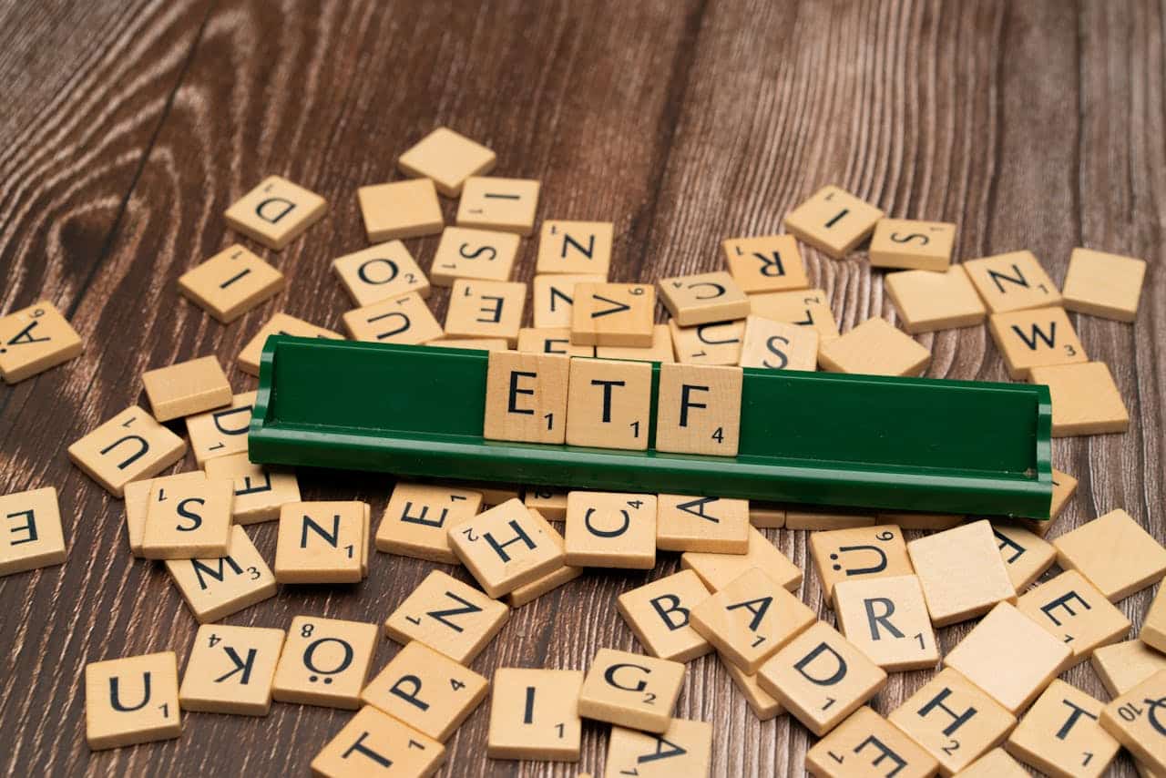 ETFs fecham terceiro dia seguido com grandes saídas e pressionam Bitcoin