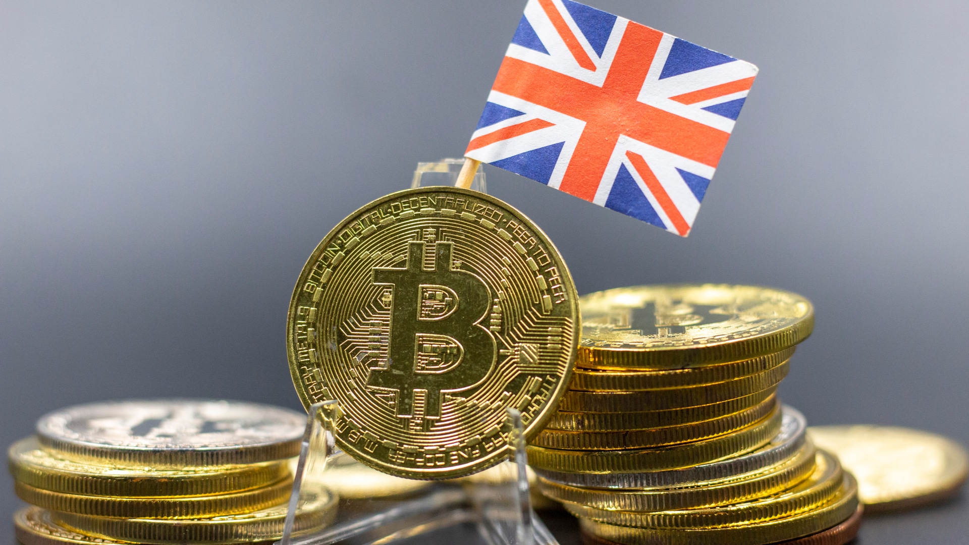 Reino Unido ameaça investidores de criptomoeda com multa caso não forneçam dados pessoais