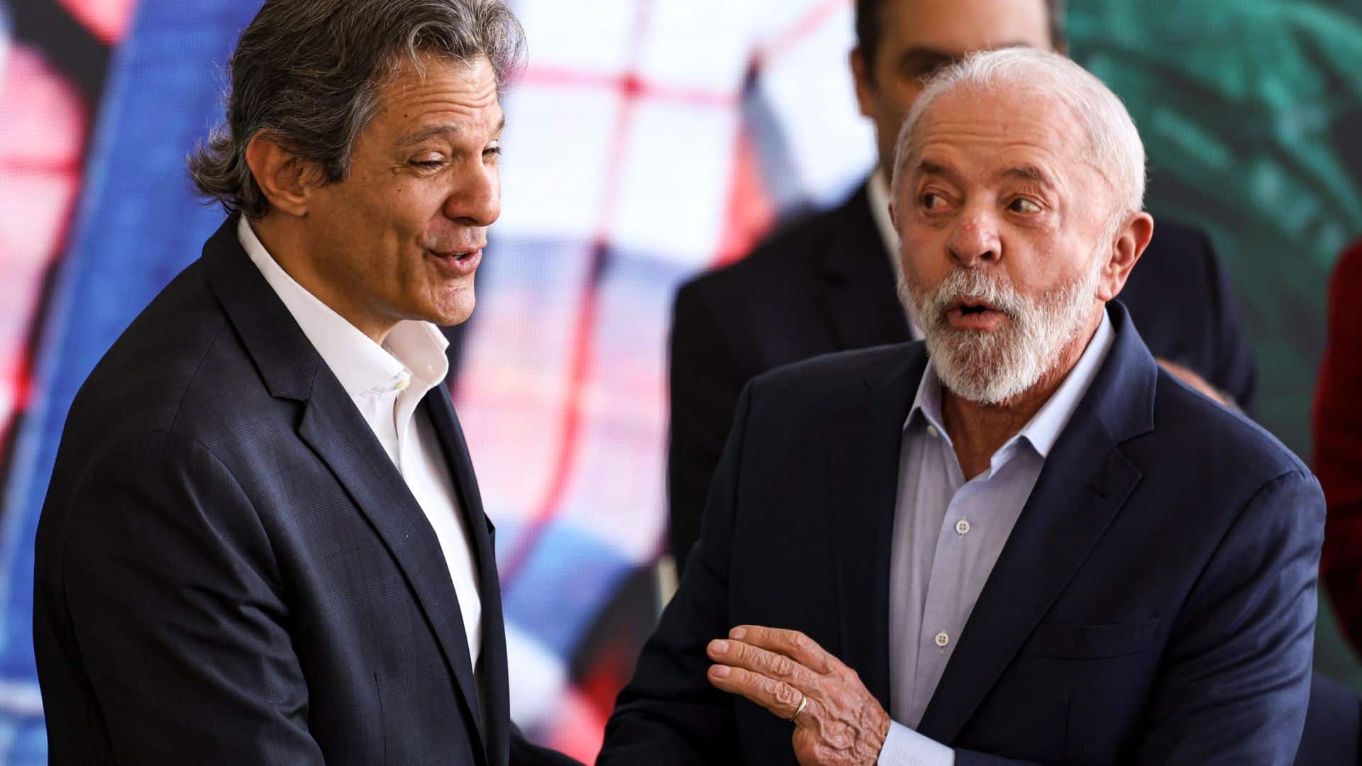 "Trump libera criptomoedas e quer taxar o Pix?" diz Fernando Haddad