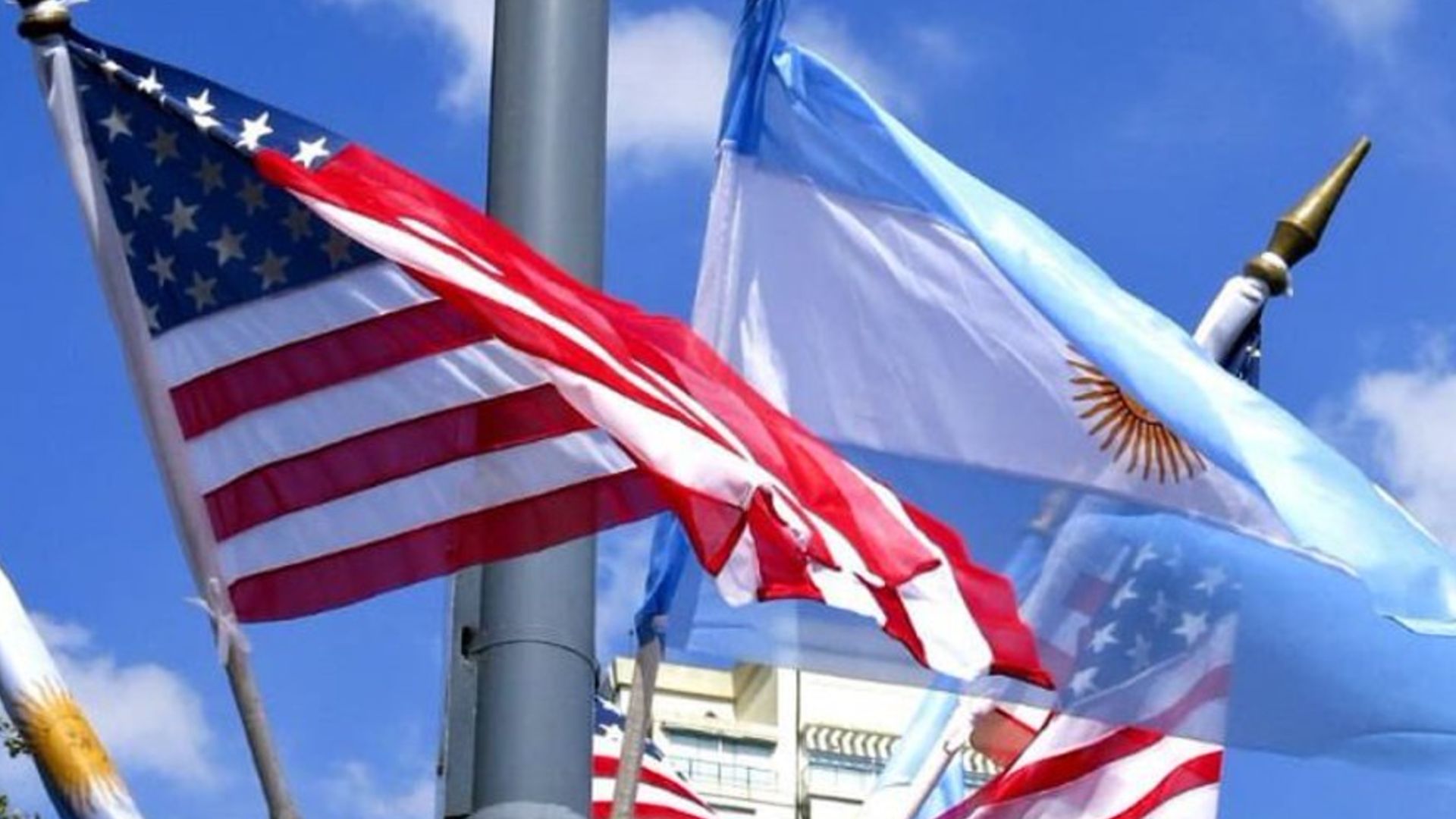 Argentina e Estados Unidos discutem regulação das corretoras de criptomoedas em Buenos Aires