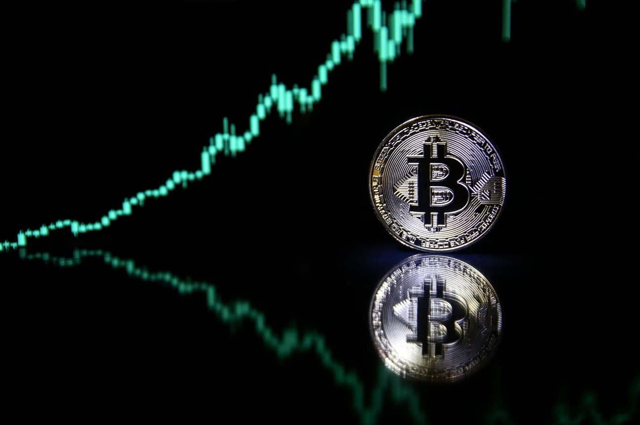 Bitcoin atinge maior preço dos últimos 30 dias, outras criptomoedas acompanham a alta