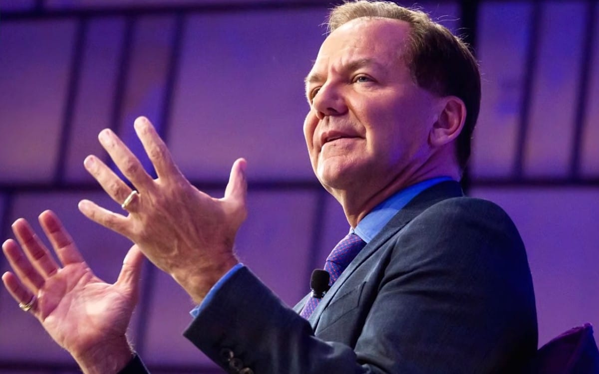 “Parece exatamente como em 1999”, diz Paul Tudor Jones, recomendando Bitcoin, ouro e Nasdaq