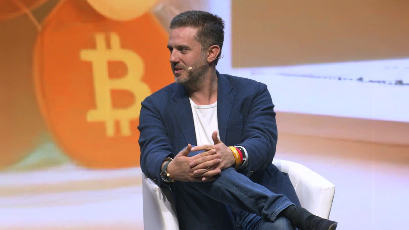 Rumble permitirá que usuários enviem gorjetas em Bitcoin para criadores de conteúdo