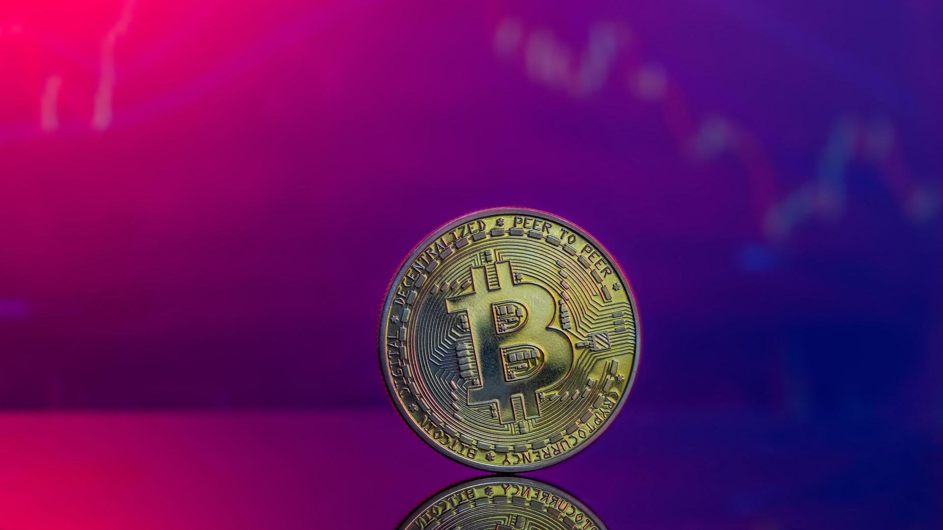 Aversão ao risco dispara e Bitcoin testa níveis críticos