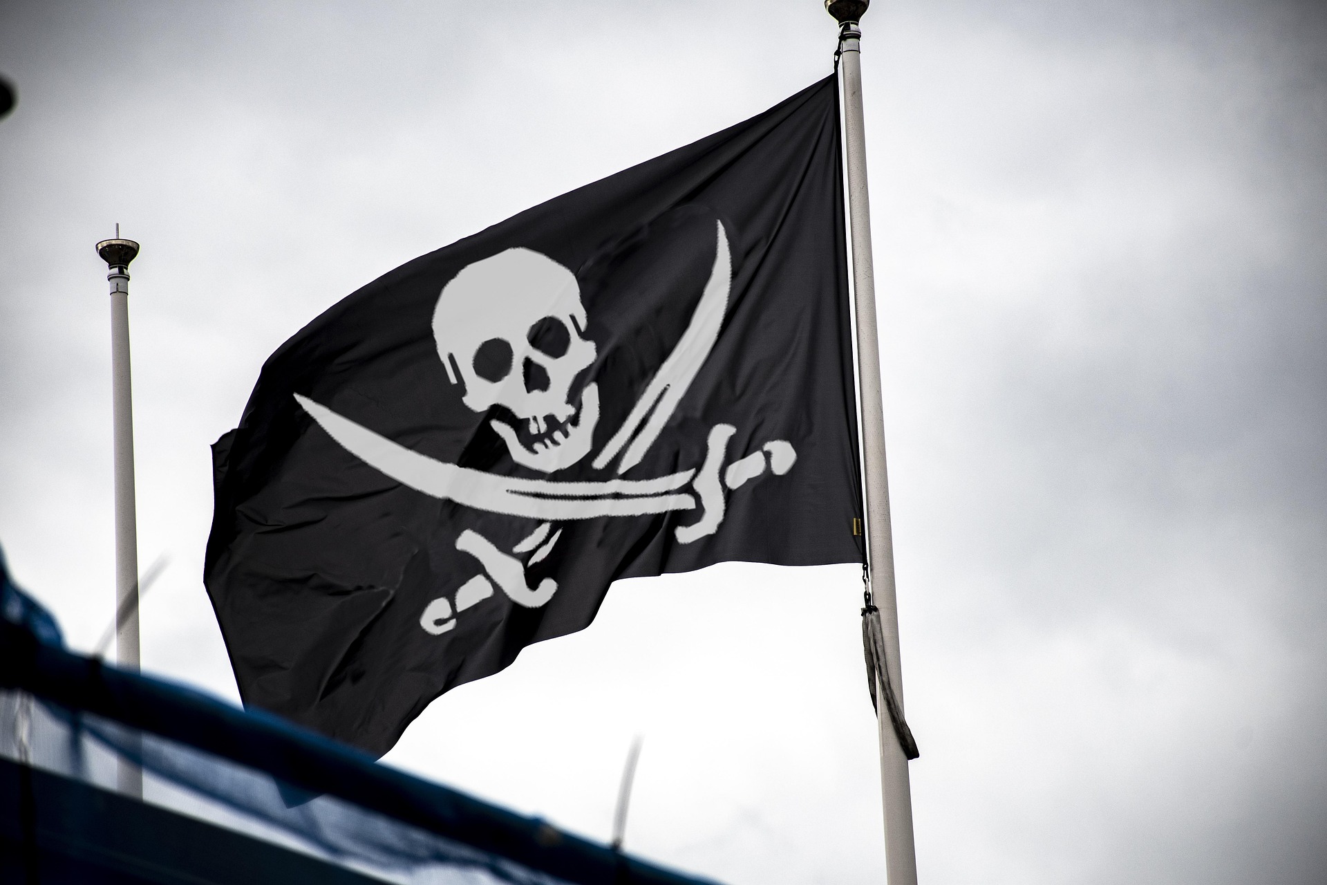 Europol rastreia R$ 288 milhões em criptomoedas ligados a sites de pirataria