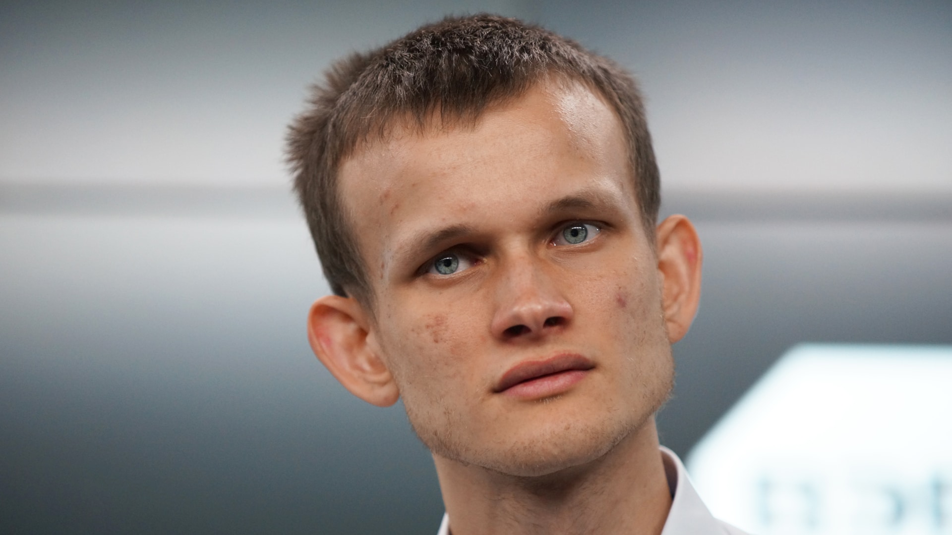 Fundador do Ethereum critica nova ferramenta do X que mostra localização de contas