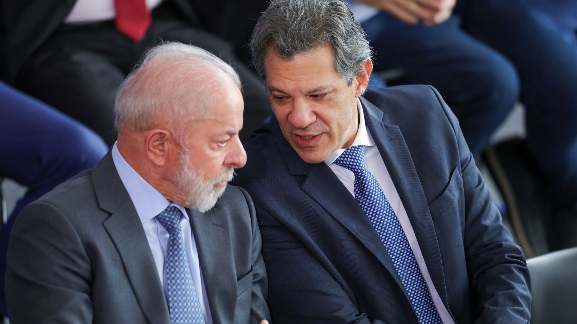 Governo Lula prepara taxação do bitcoin e criptomoedas, confirma secretário da Fazenda