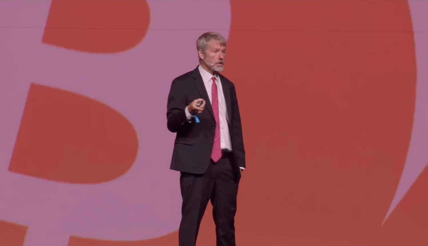Empresa de Michael Saylor compra mais US$ 980 milhões em Bitcoin