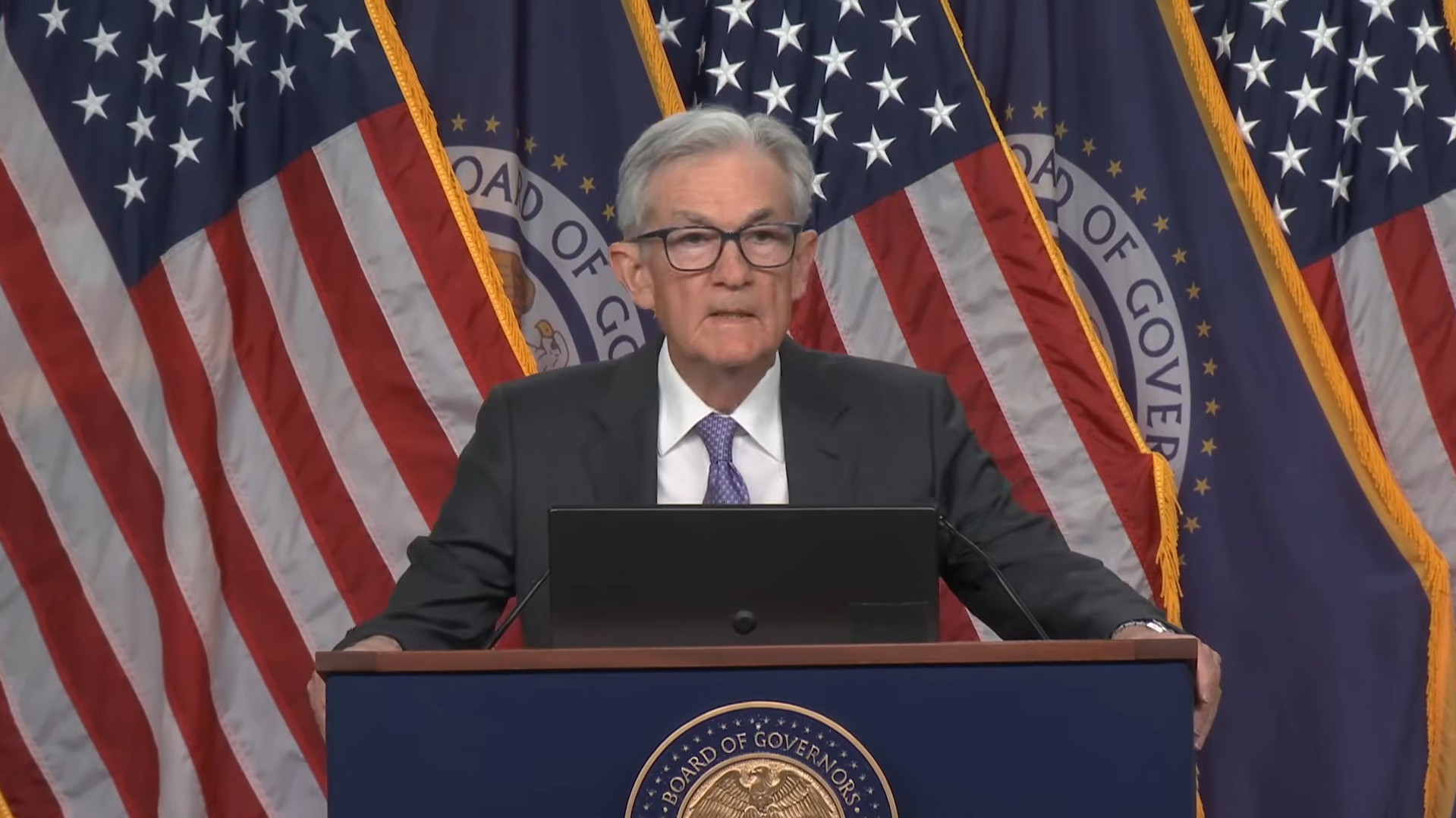 Fed corta juros em 0,25%, mas Bitcoin opera estável com leve volatilidade