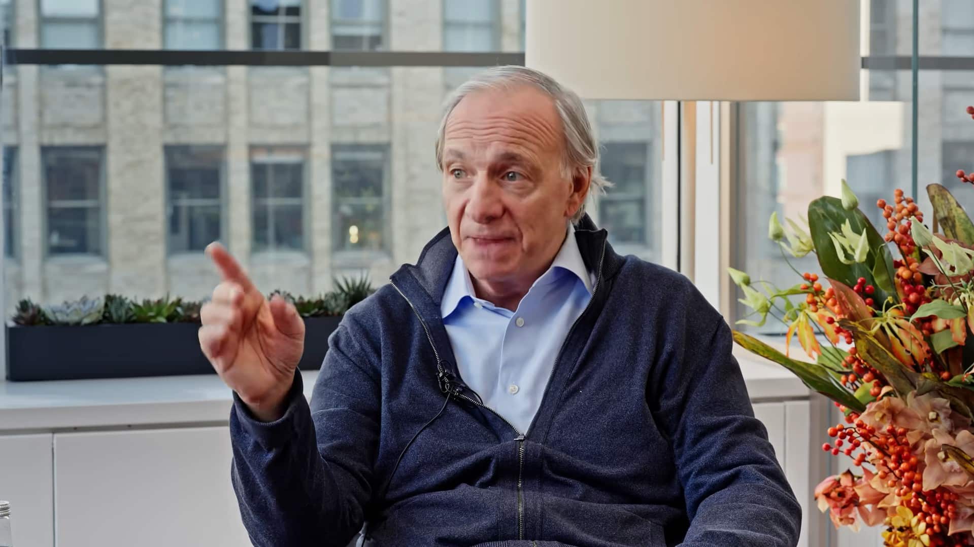 Tenho Bitcoin, mas ele não é tão atrativo quanto o ouro, diz Ray Dalio