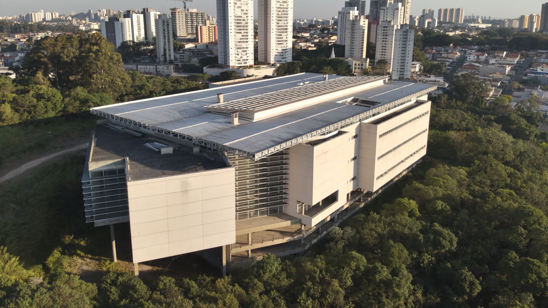 USP busca professor doutor especialista em criptomoedas com salário de R$ 16 mil