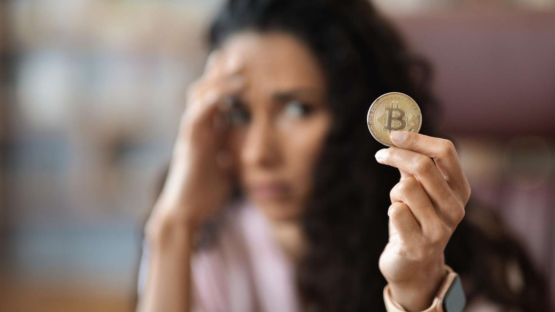 EUA manda corretora de criptomoedas suspender operações imediatamente e alerta mercado