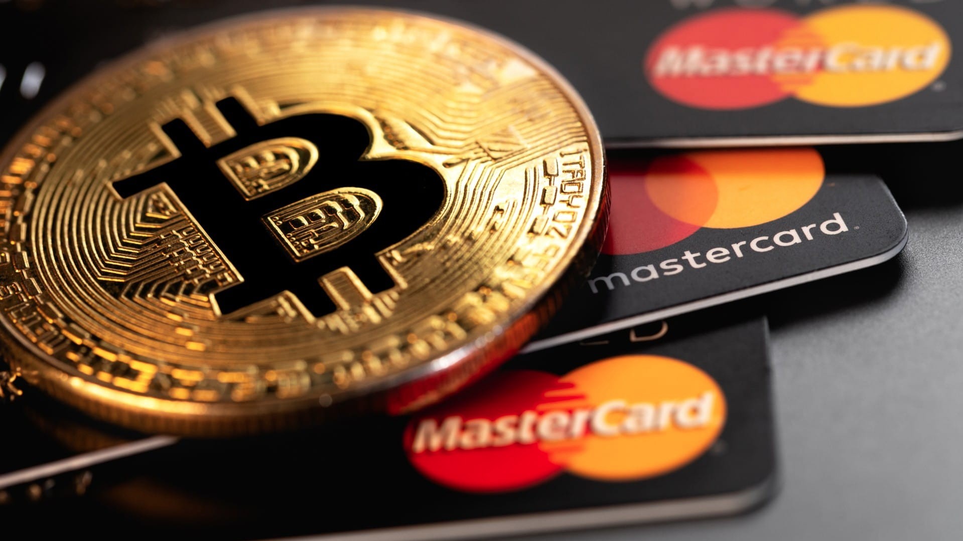 Gastos com cartões de criptomoedas saltam e chegam a US$ 18 bilhões ao ano