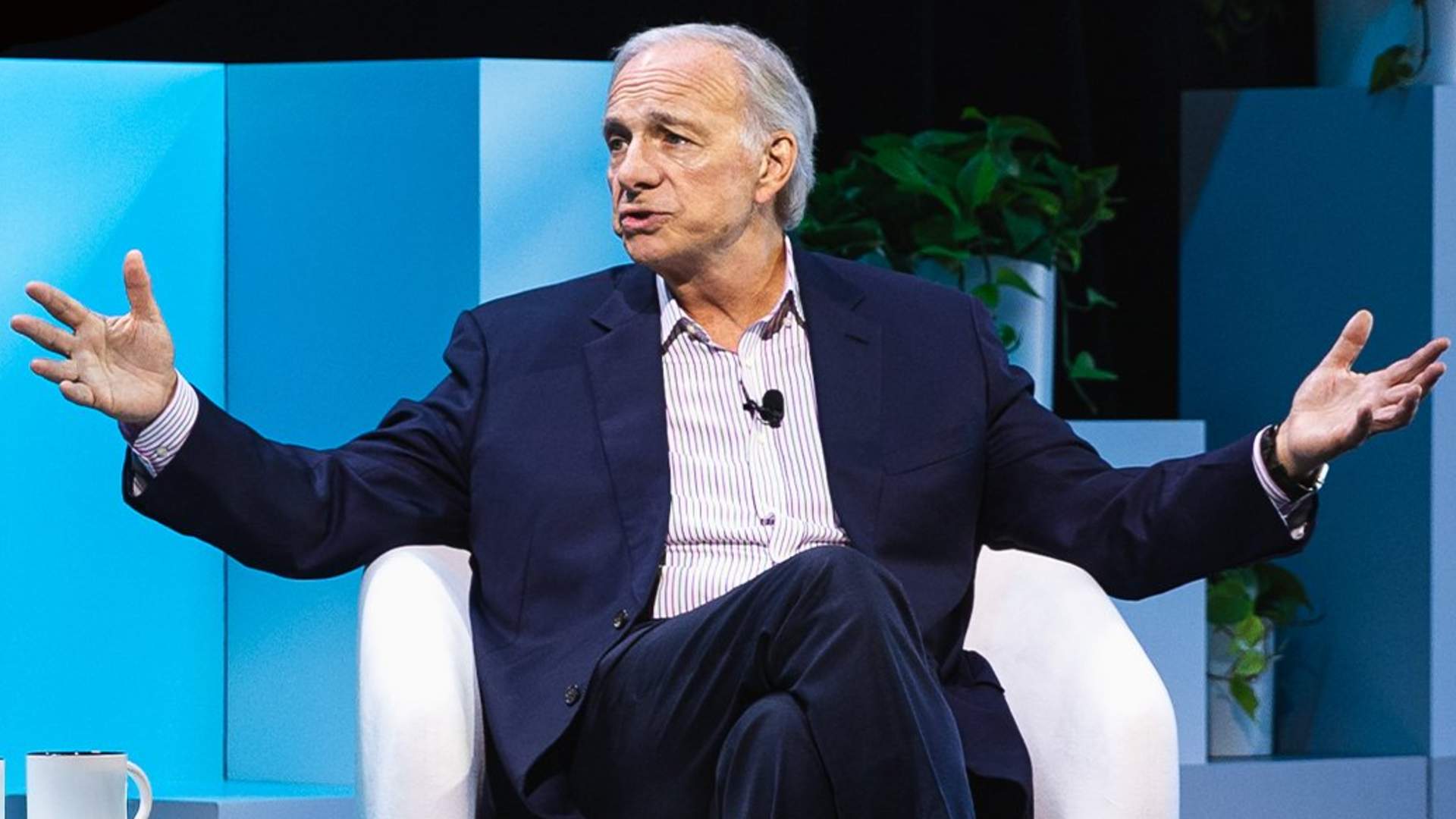 Ray Dalio diz que o colapso do Dólar começou: "ordem mundial em transformação"