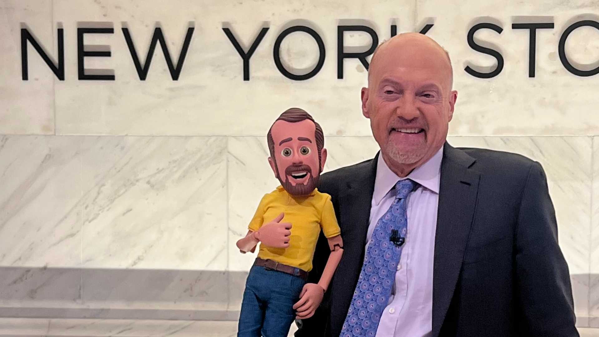 Jim Cramer sugere que Trump abasteceu a reserva de Bitcoin com a queda
