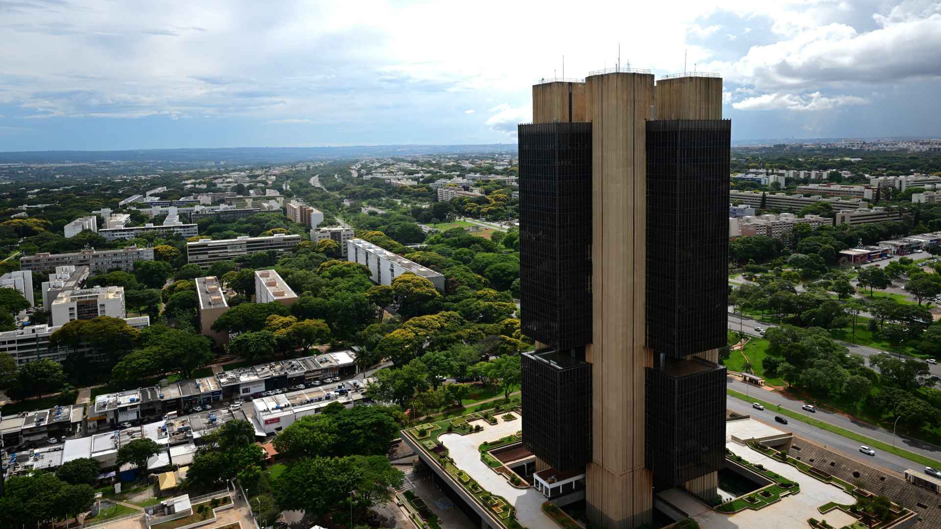 Banco Central exige prova de reservas e cadastro em sistema federal para corretoras de criptomoedas no Brasil