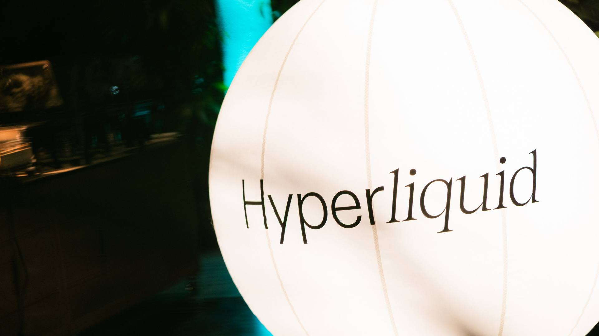 Criptomoeda HYPE explode com guerra no Irã e entra no Top 10 com alta de 40% em março de 2026