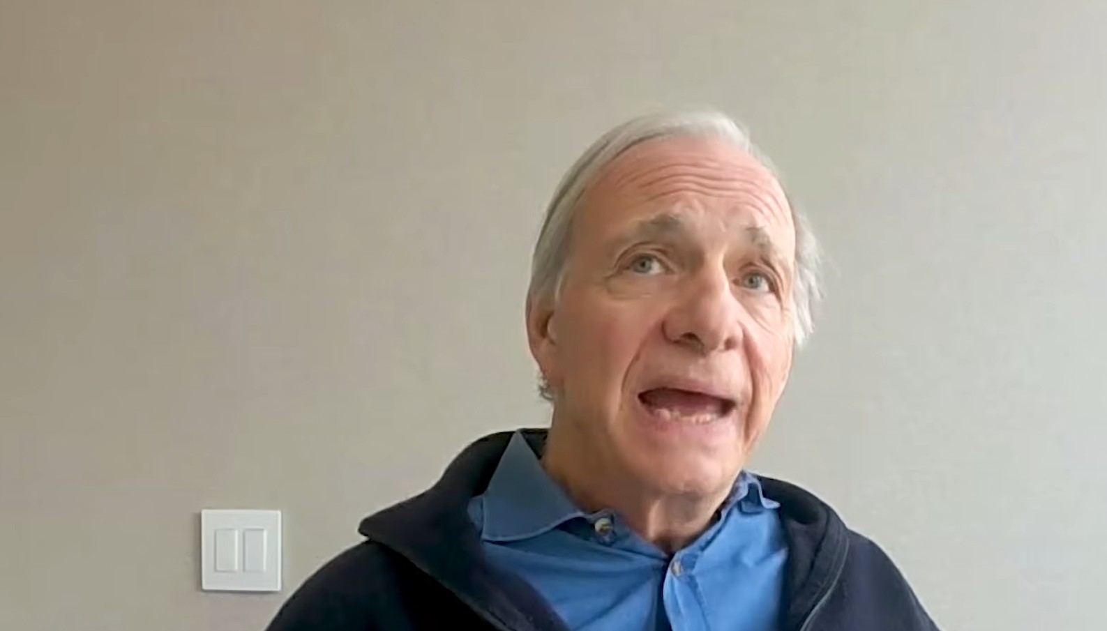 Ray Dalio explica por que o Bitcoin não acompanhou a valorização do ouro