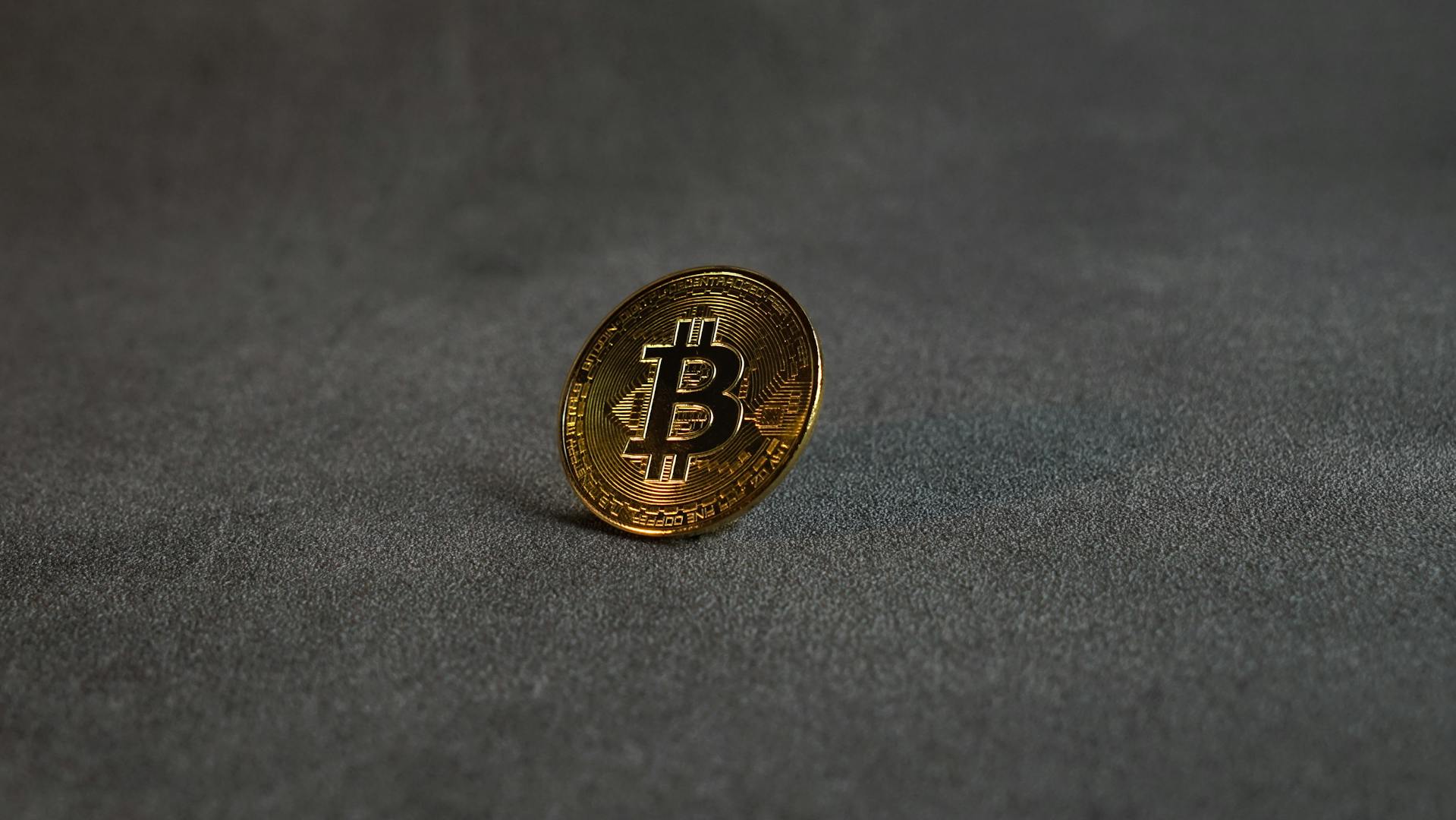 Bitcoin fecha primeiro trimestre com perdas de 22,2% e analistas preveem mais queda