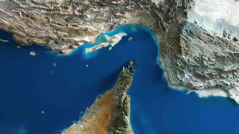 Choque de Ormuz, Eleições de Meio de Mandato dos EUA e a Reprecificação do Mercado Cripto