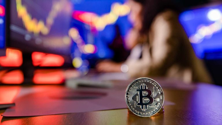 Análise traça três cenários possíveis para o Bitcoin no futuro próximo