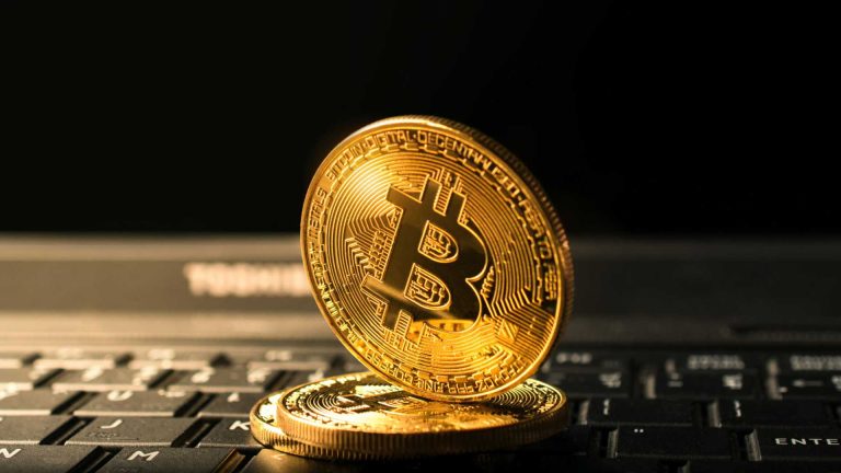 Bitcoin continua em rali de mercado de baixa, diz empresa de ETFs