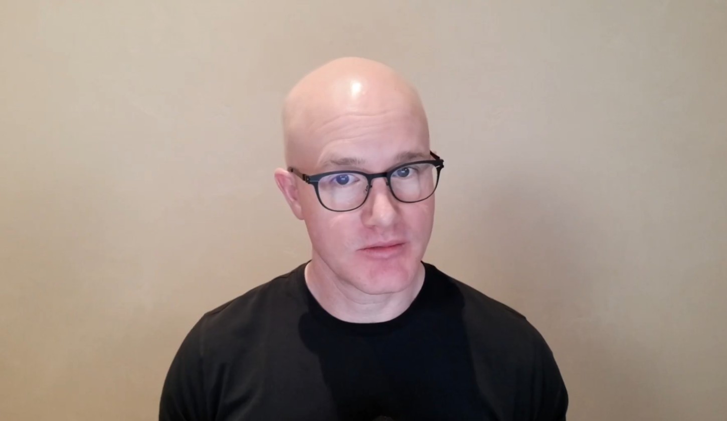CEO da Coinbase anuncia demissão de 14% de sua equipe: “a IA está mudando a forma como trabalhamos”