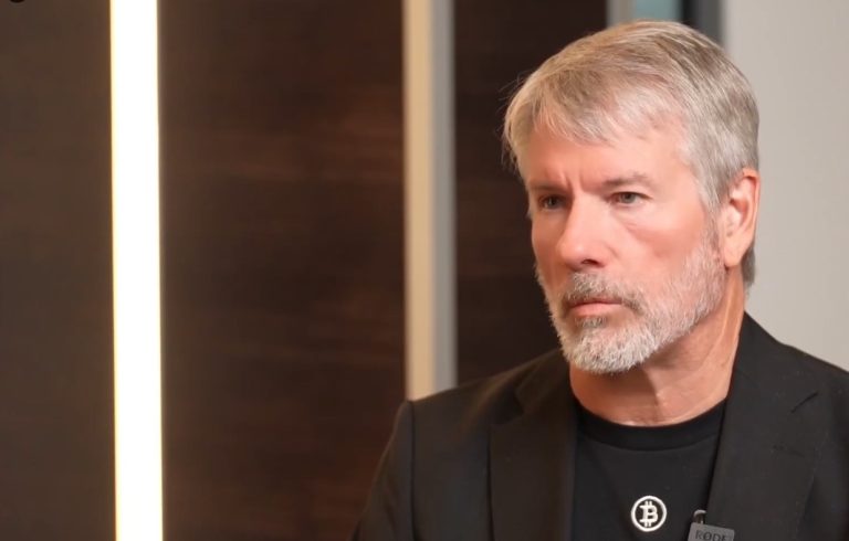 Strategy anuncia recompra de US$ 1,5 bilhão em notas conversíveis e diz que pode vender bitcoins