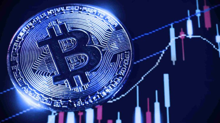 Analista do BTG explica modelo financeiro de empresa que mais acumula bitcoin