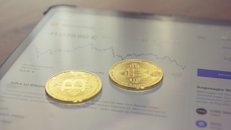 BlackRock lança novo ETF de Bitcoin que oferece rendimentos mensais