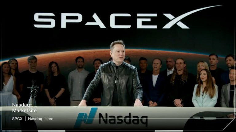 SpaceX estreia com alta de 29% na bolsa, Elon Musk se torna o primeiro trilionário do mundo, e empresa aparece entre as maiores reservas de Bitcoin