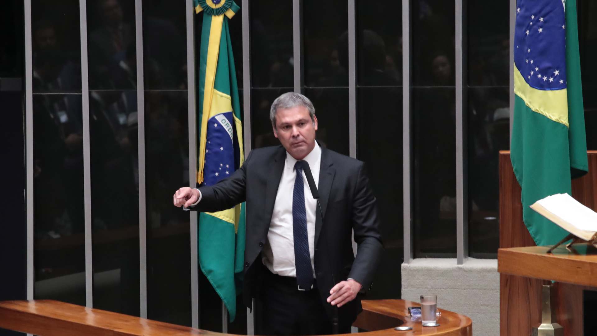 Deputado do PT quer proibir uso de criptomoedas e Pix crédito para casas de apostas e promete punição para empresas